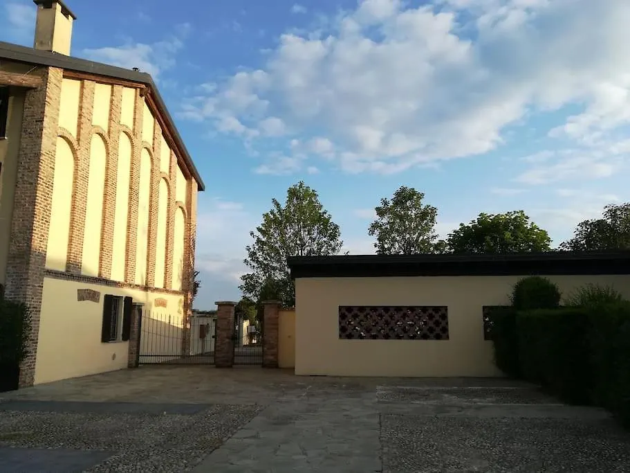 Apartment Accogliente Appartamento In Cascina Lombarda Segrate